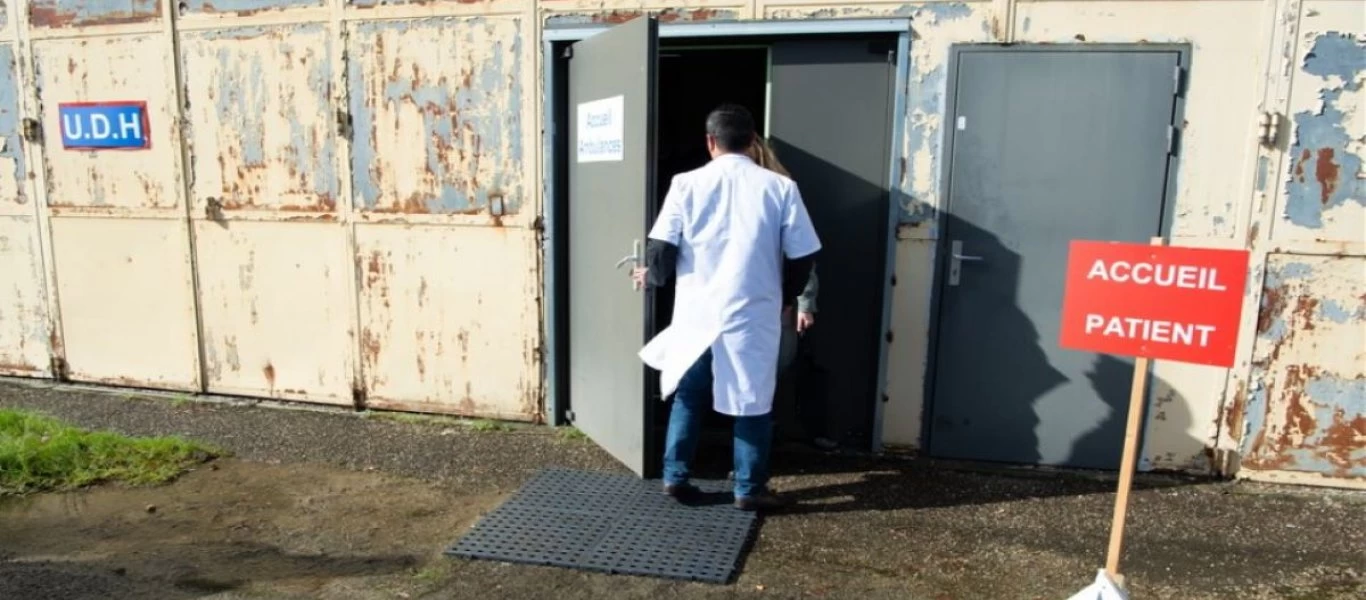 Στο «έλεος» του κορωνοϊού και η Γαλλία: 48 θάνατοι και 497 νέα κρούσματα σε ένα 24ωρο